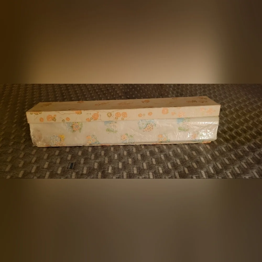 Vintage polyfab scented drawer liner. White with floral print. ☆☆☆3 FOR $25☆☆
